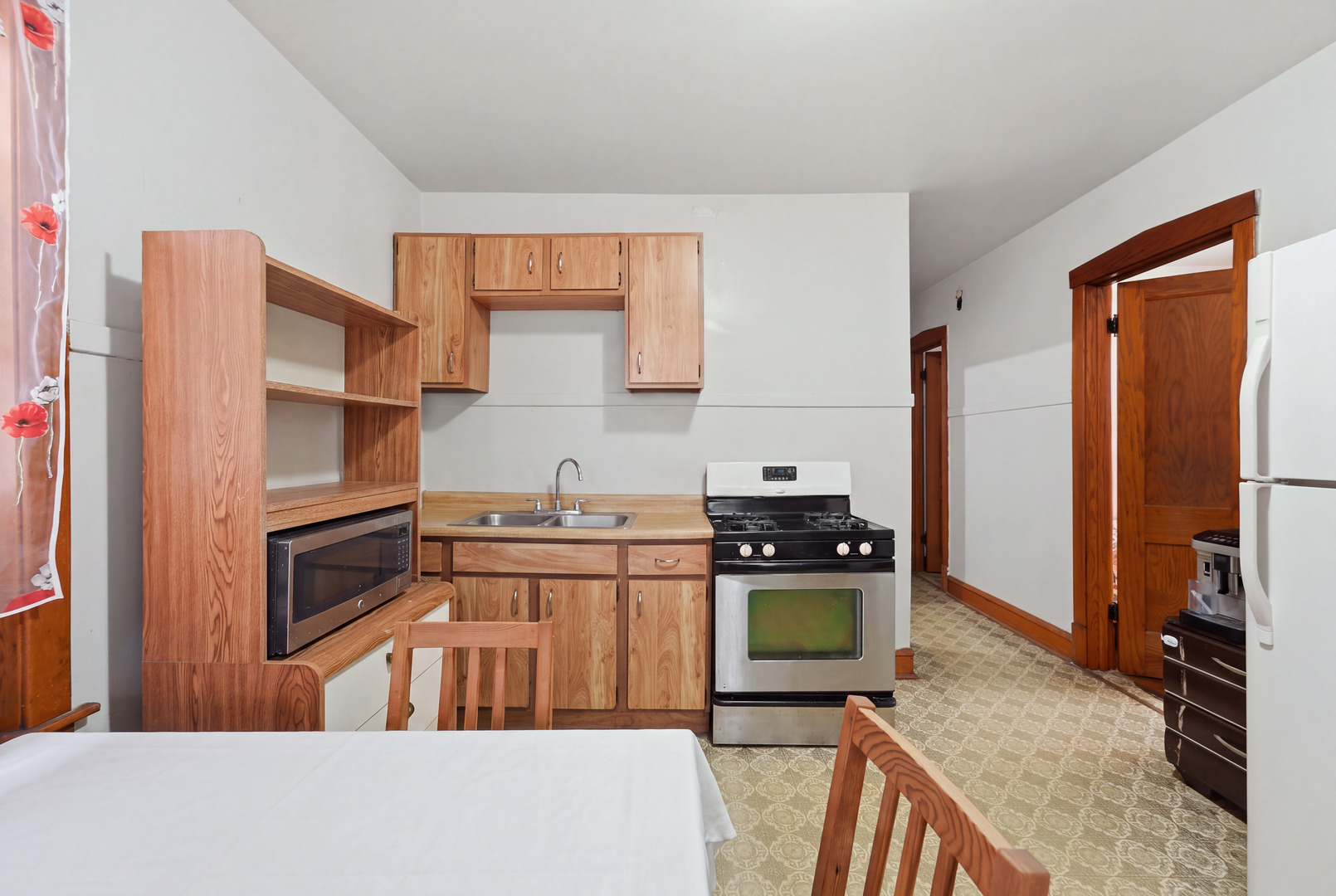 2244 W Huron Street Property Photo 4