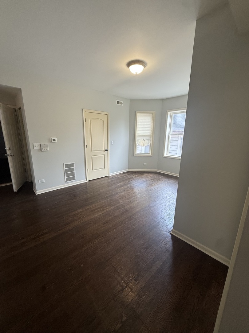 7626 S Drexel Street 1w Property Photo 6