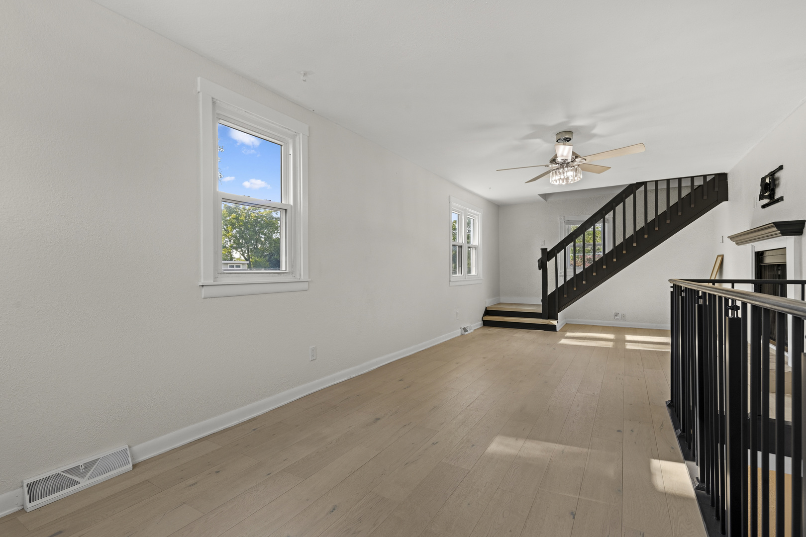 2904 Broadway Property Photo 3