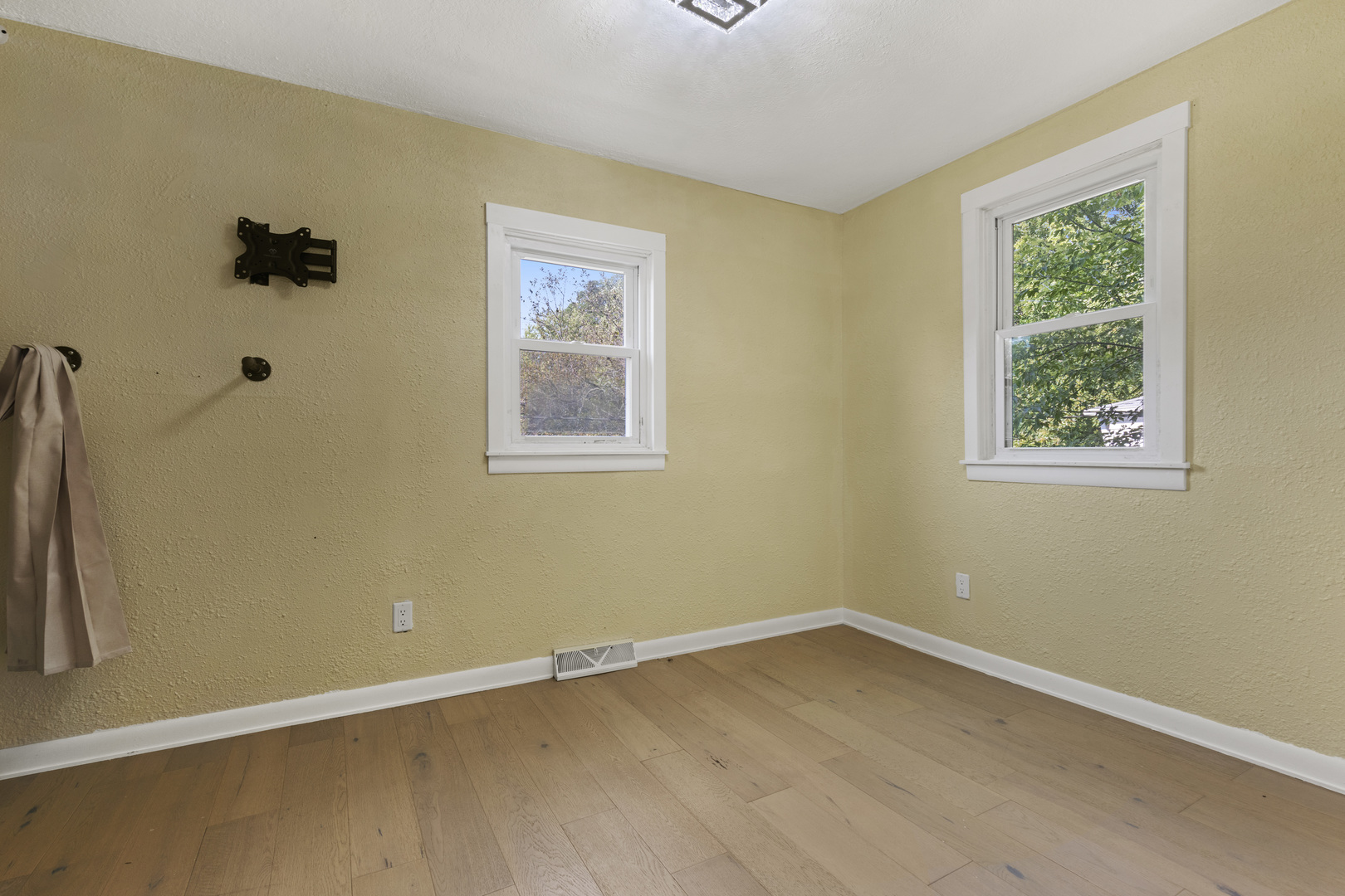 2904 Broadway Property Photo 9