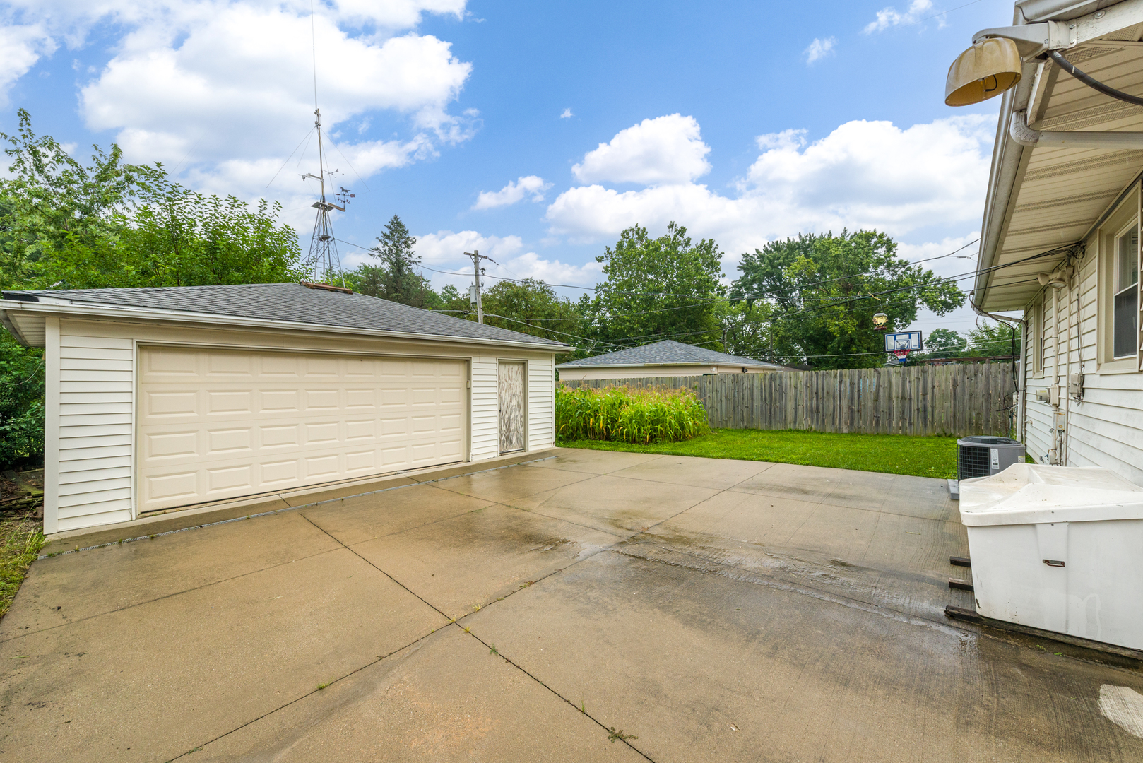 431 N Ridgemoor Avenue Property Photo 22