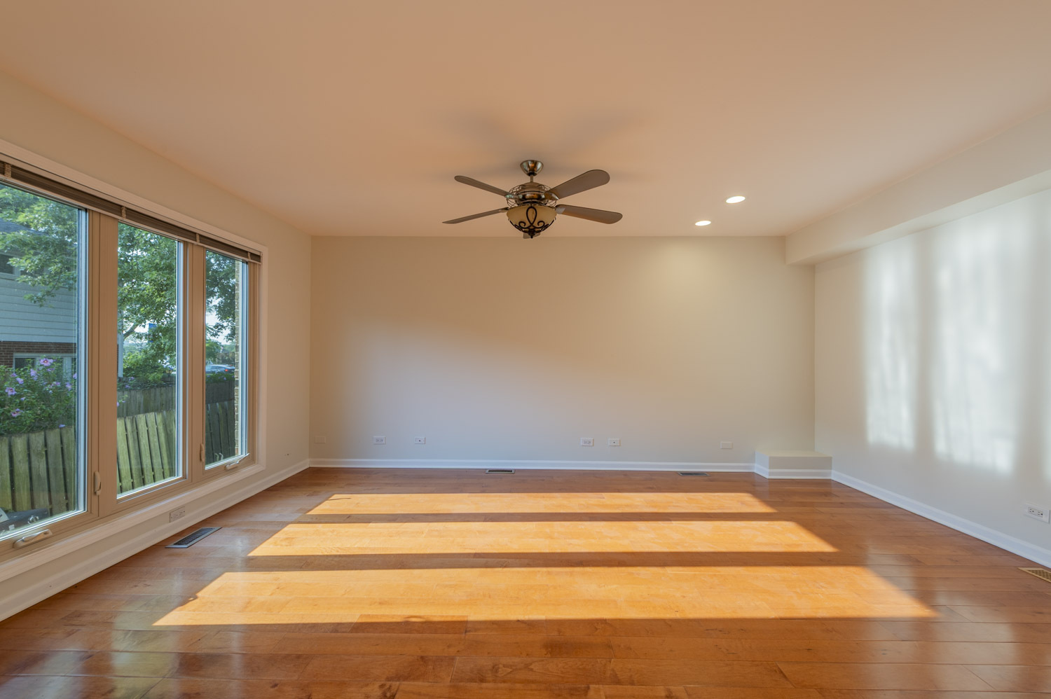 3125 Lake Avenue Property Photo 4