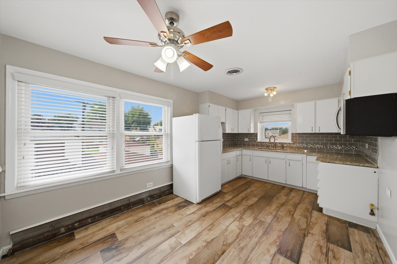 2420 Elm Street Property Photo 7