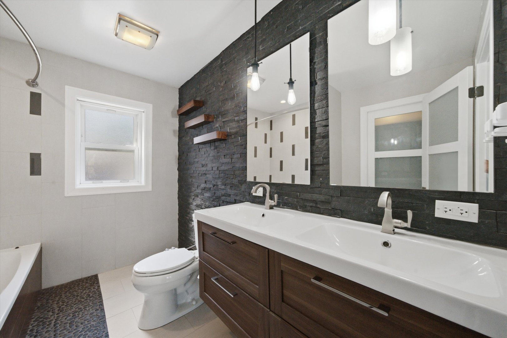 2420 Elm Street Property Photo 19