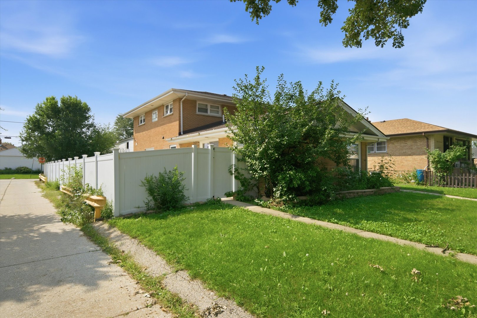 2420 Elm Street Property Photo 36