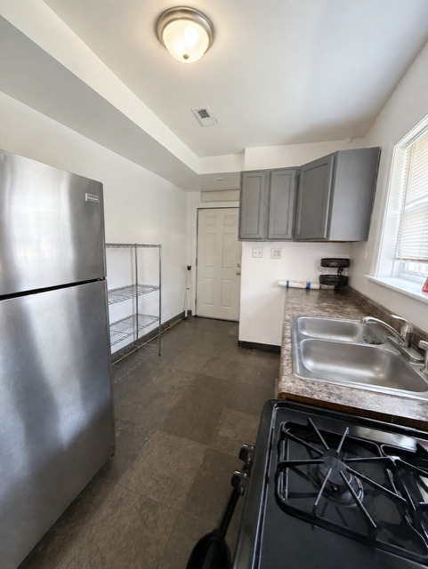 834 N Christiana Avenue 1 Property Photo 2