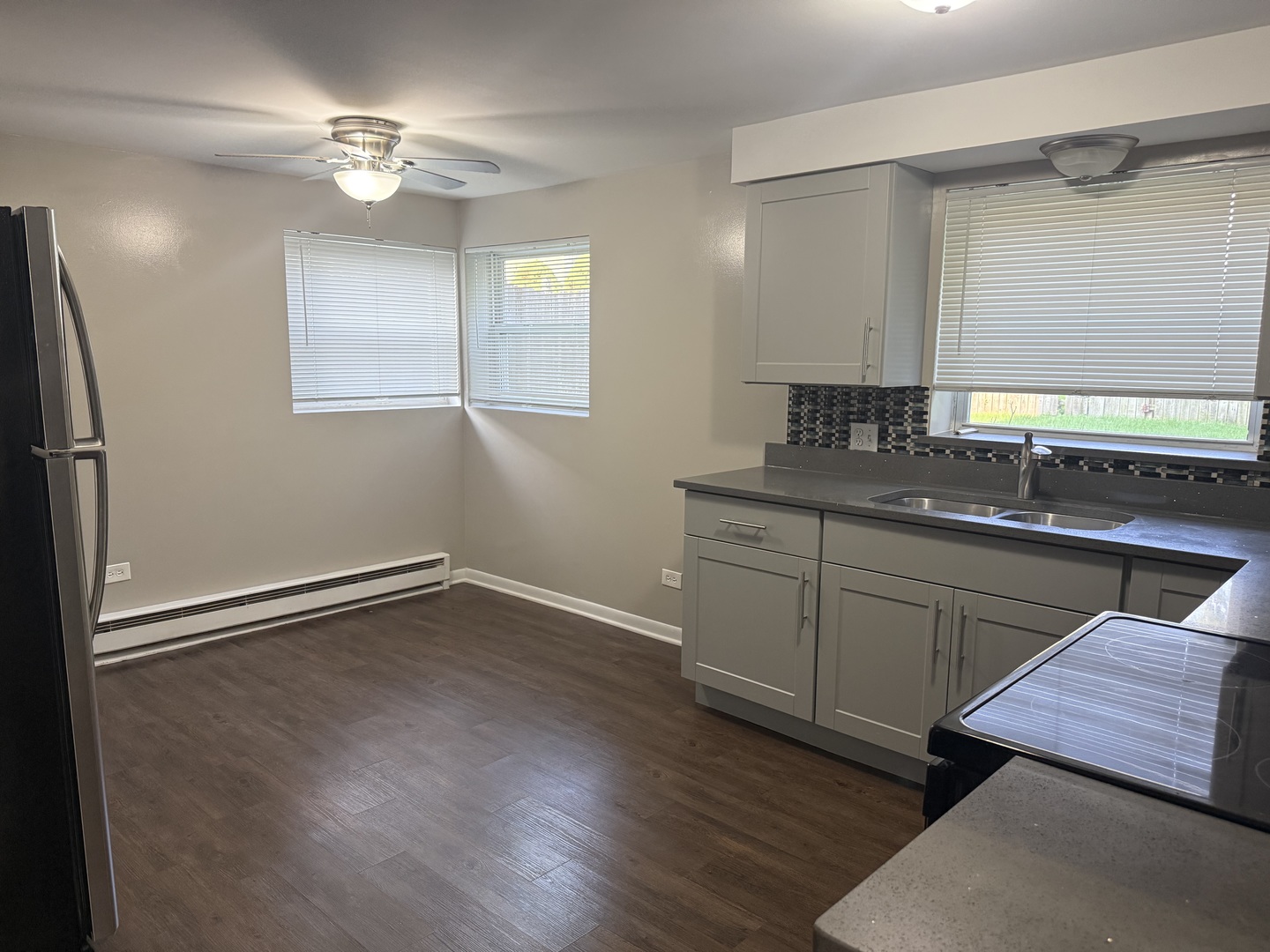 4225 Forest Avenue E1n Property Photo 6