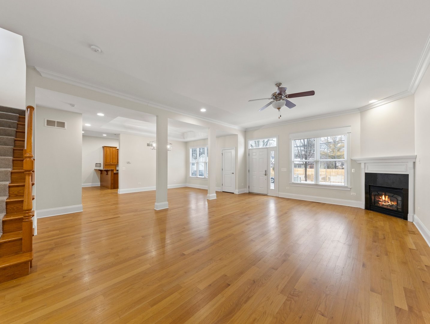 120 W Porter Avenue Property Photo 4