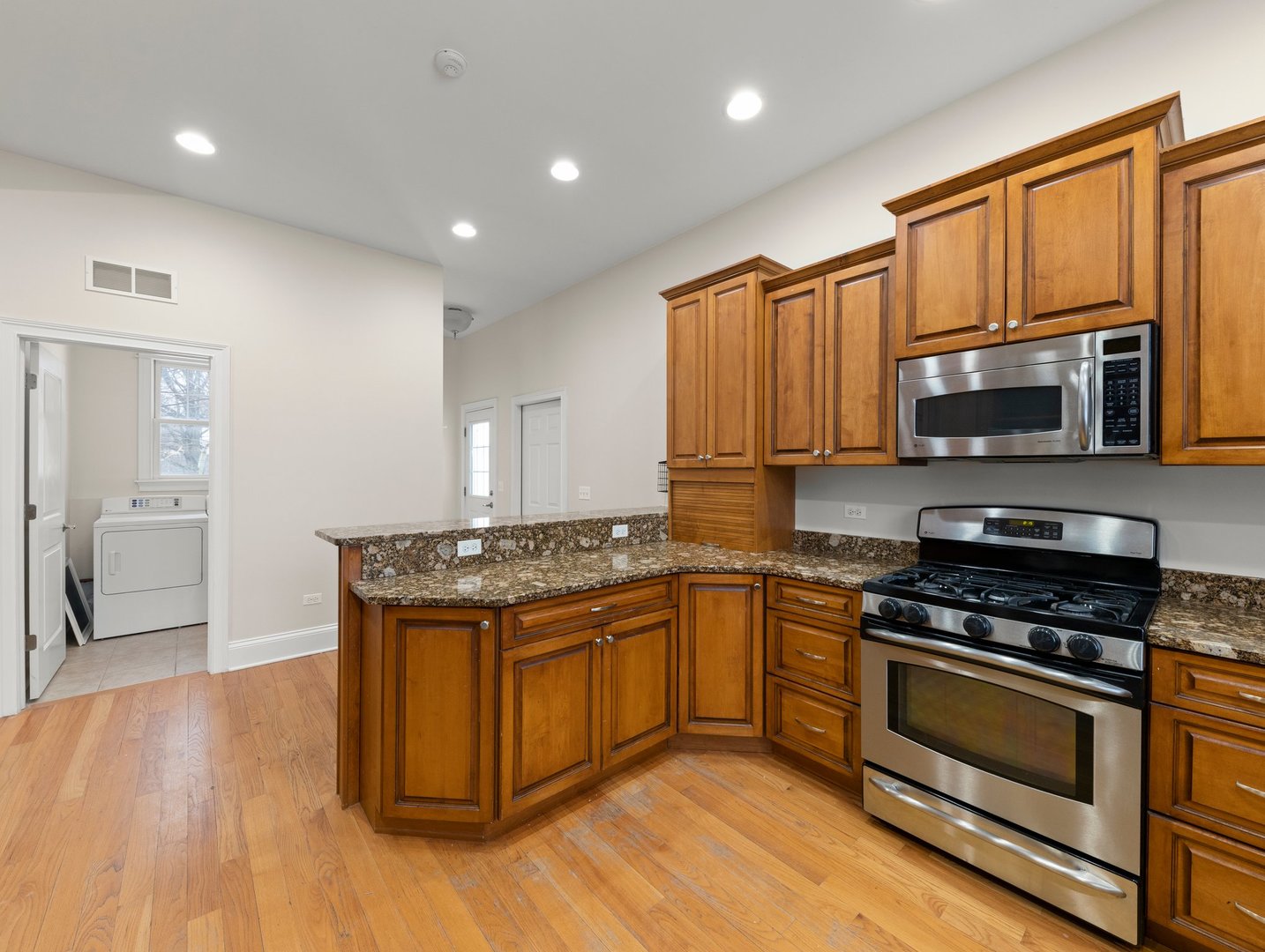 120 W Porter Avenue Property Photo 10