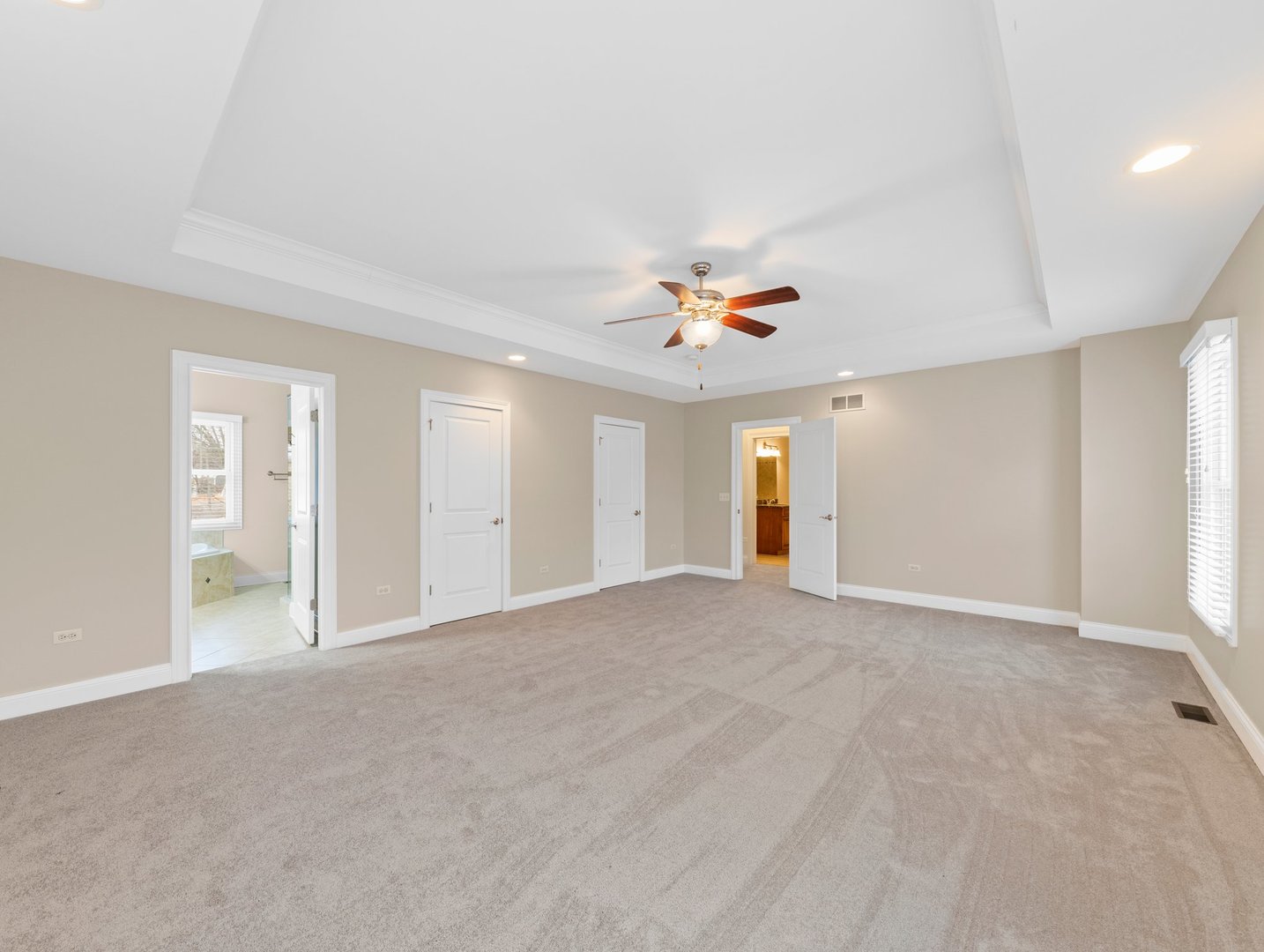 120 W Porter Avenue Property Photo 14