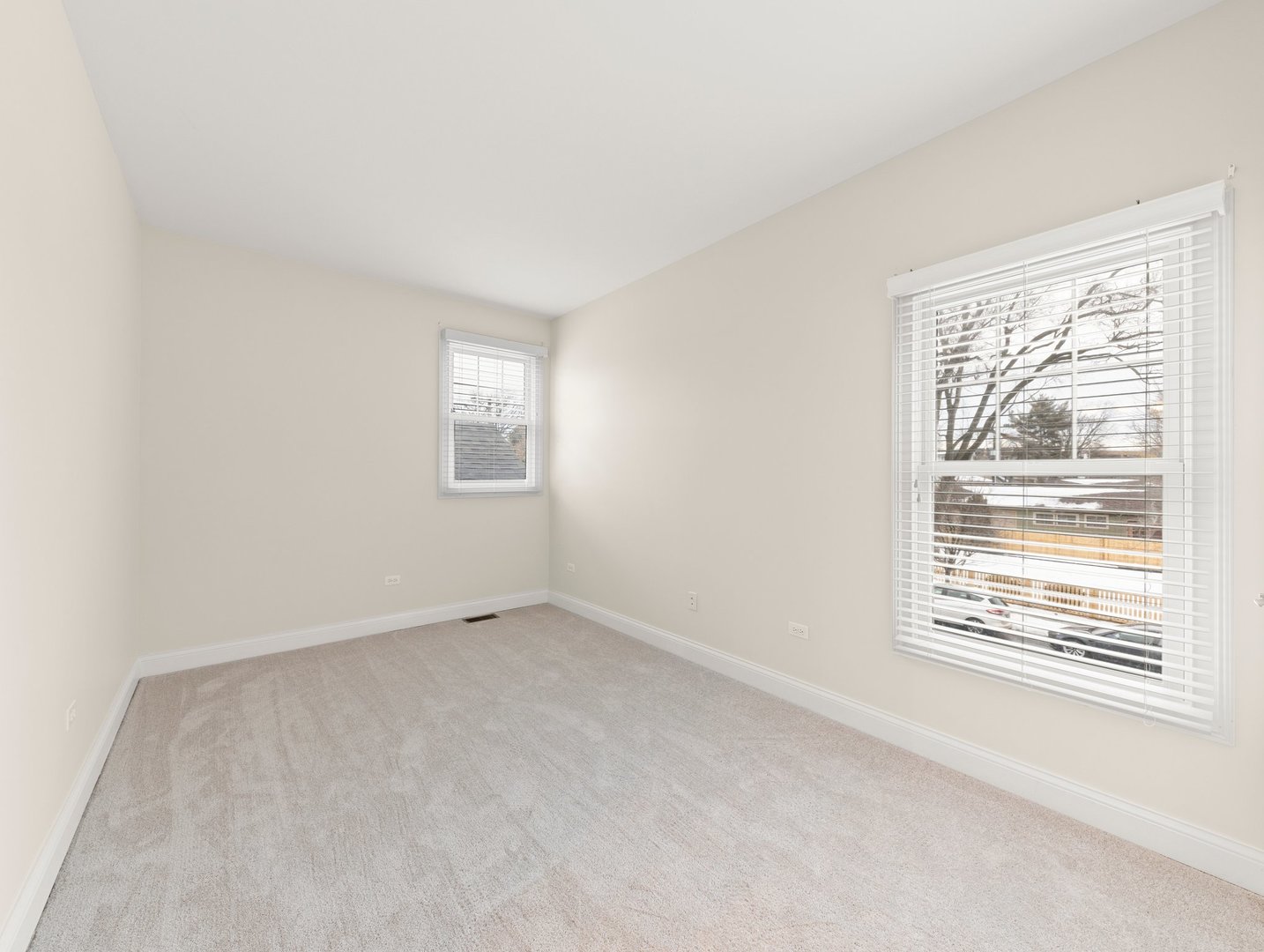 120 W Porter Avenue Property Photo 17