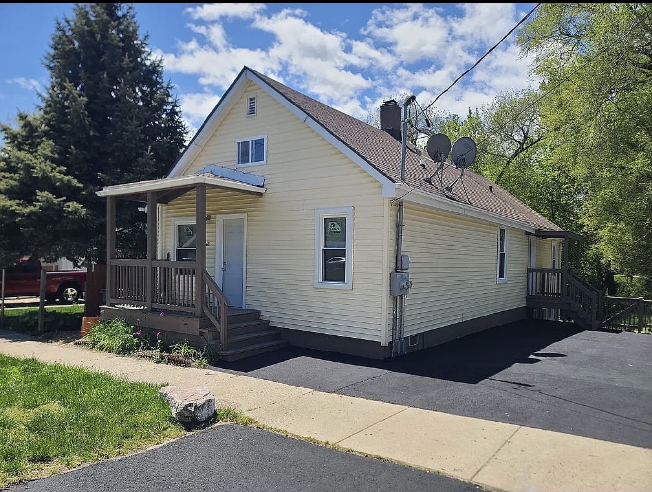 668 S Lincoln Avenue Property Photo 1