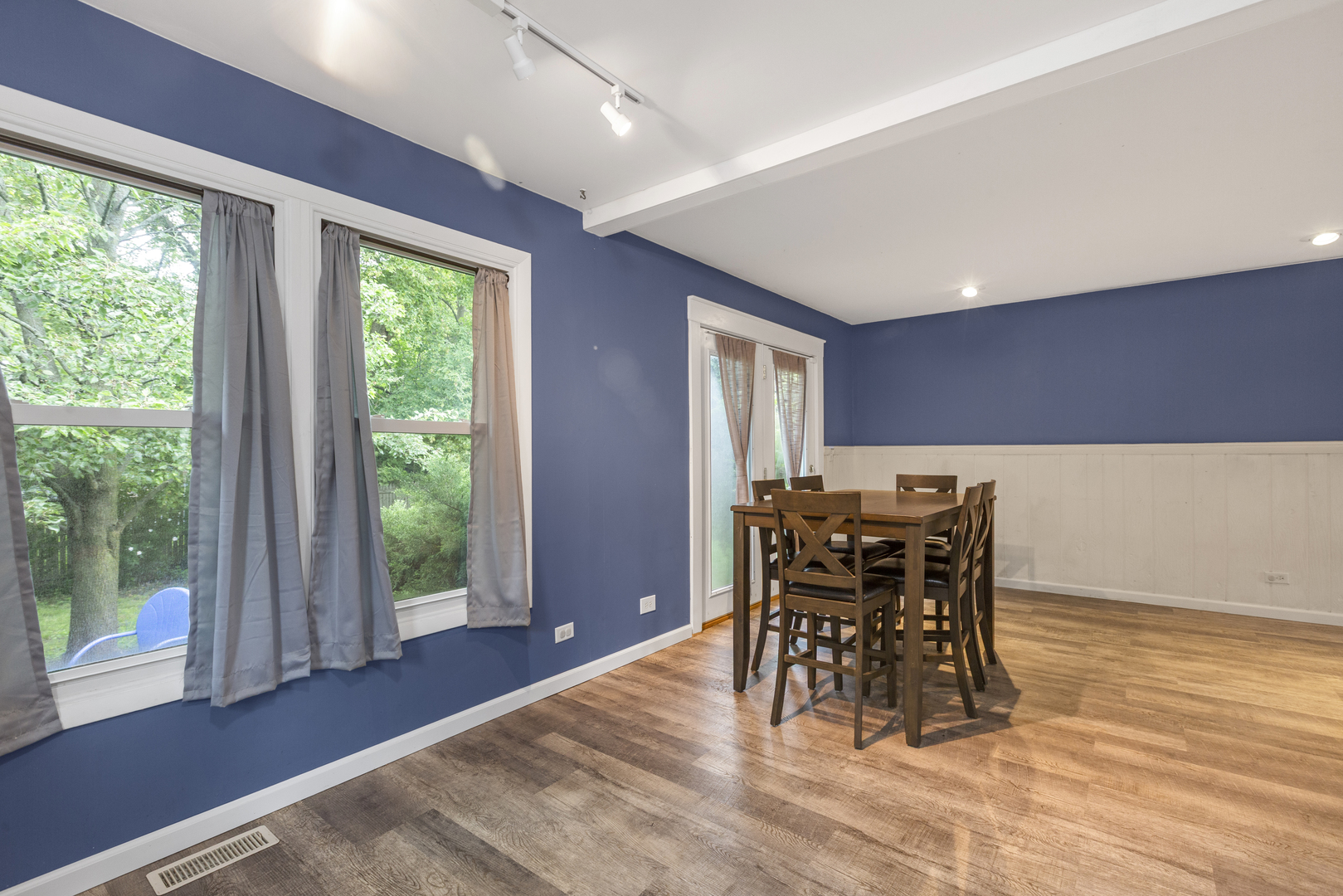 536 Thompson Avenue Property Photo 10