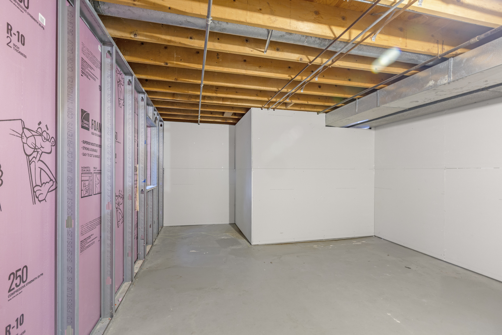 536 Thompson Avenue Property Photo 17