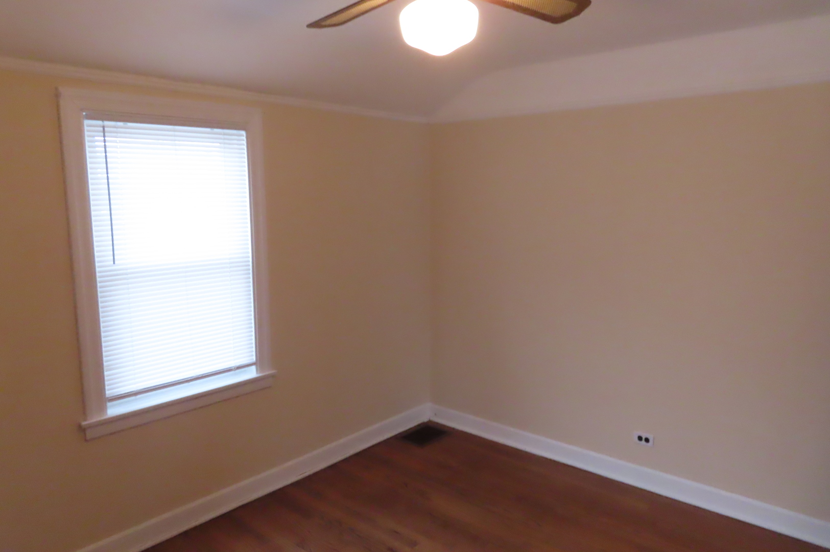 1710 N 73rd Court Property Photo 4