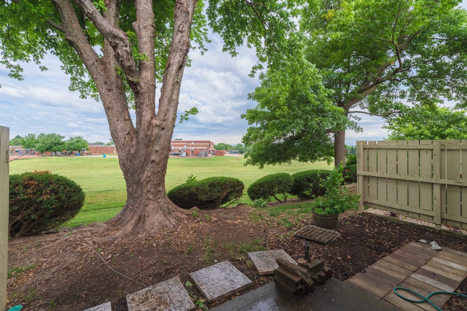 1530 Hunt Drive B Property Photo 2