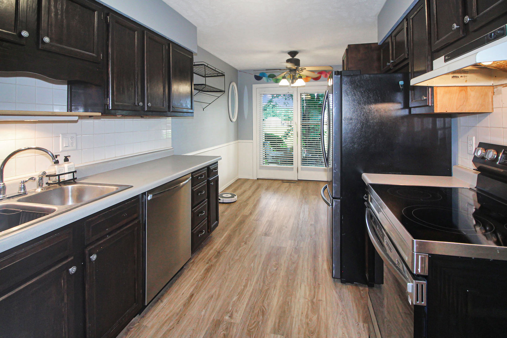 1530 Hunt Drive B Property Photo 3