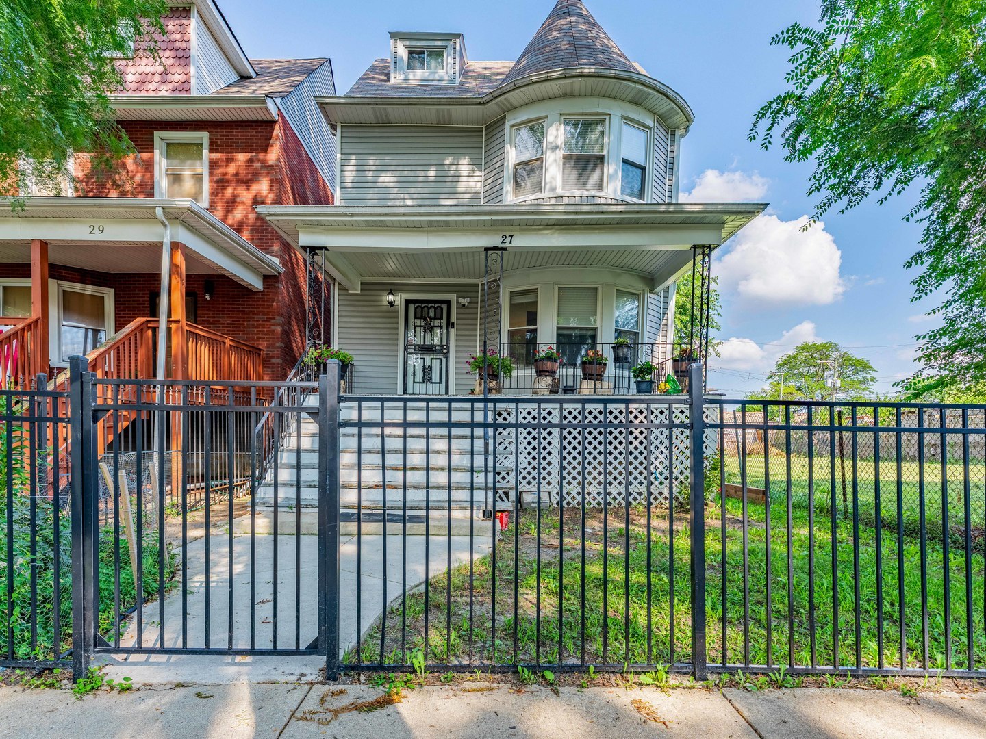 27 N Lockwood Avenue Property Photo 1