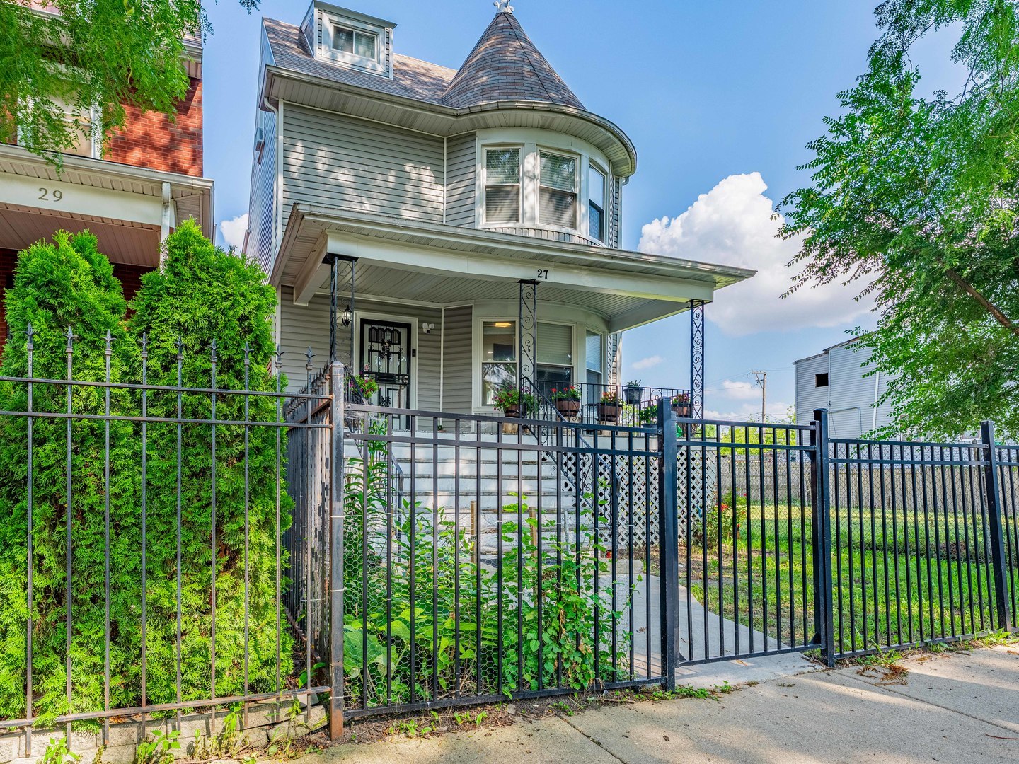 27 N Lockwood Avenue Property Photo 2