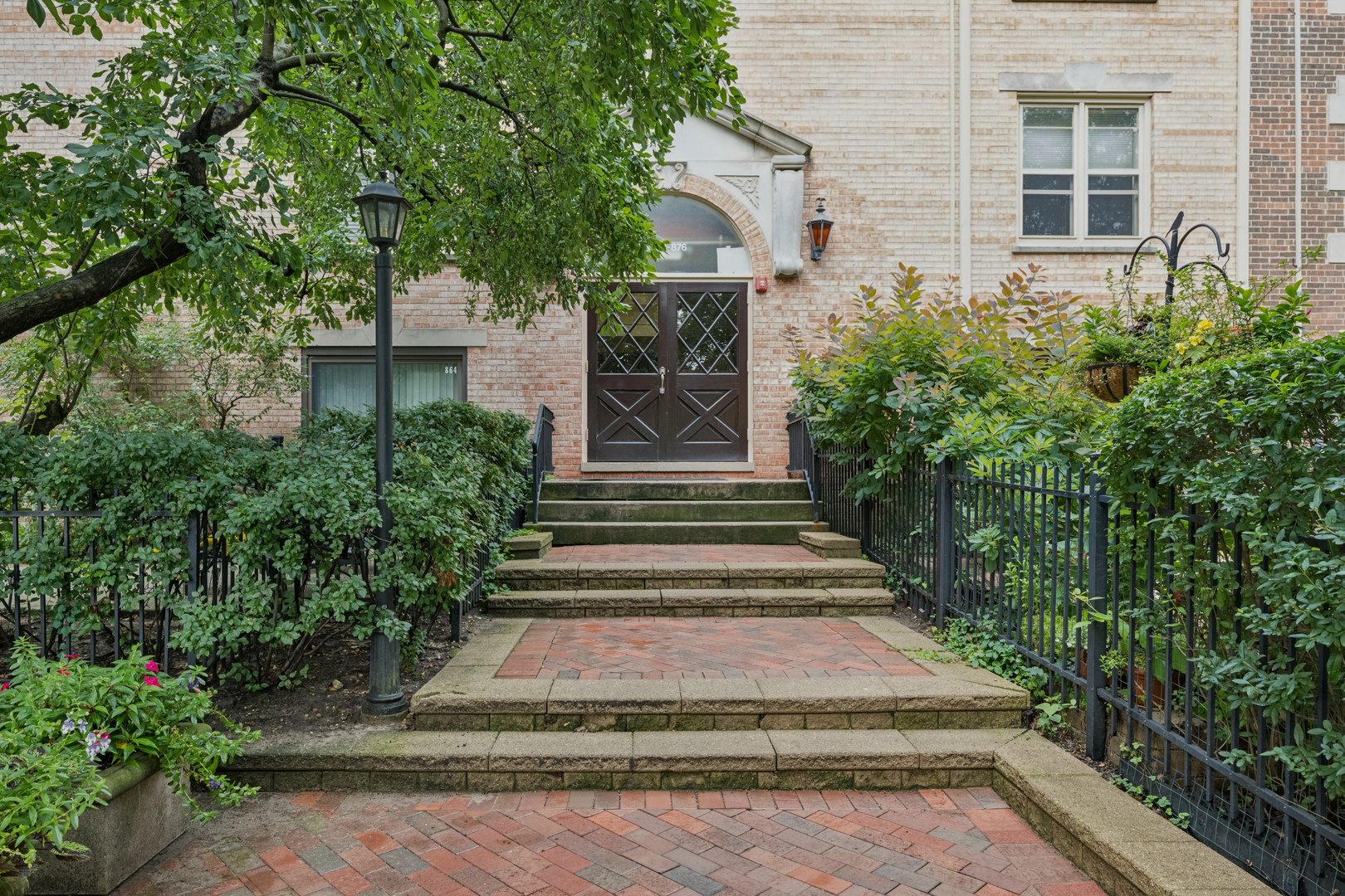 830 Forest Avenue B Property Photo 1