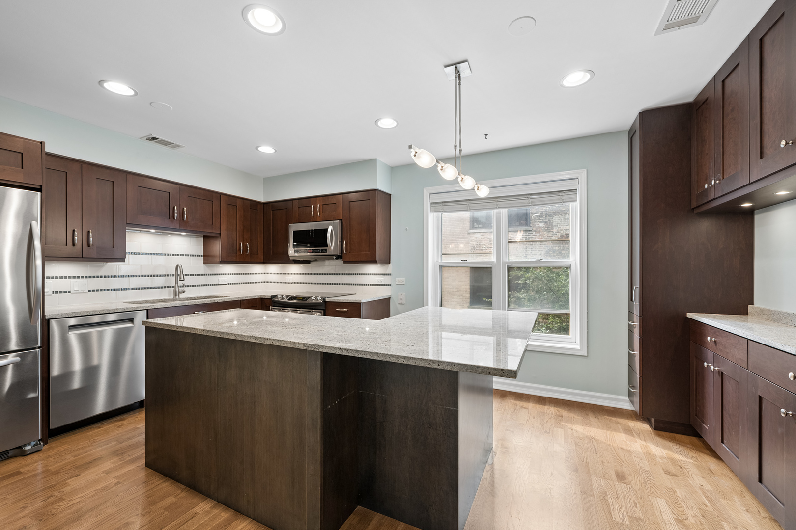 830 Forest Avenue B Property Photo 6
