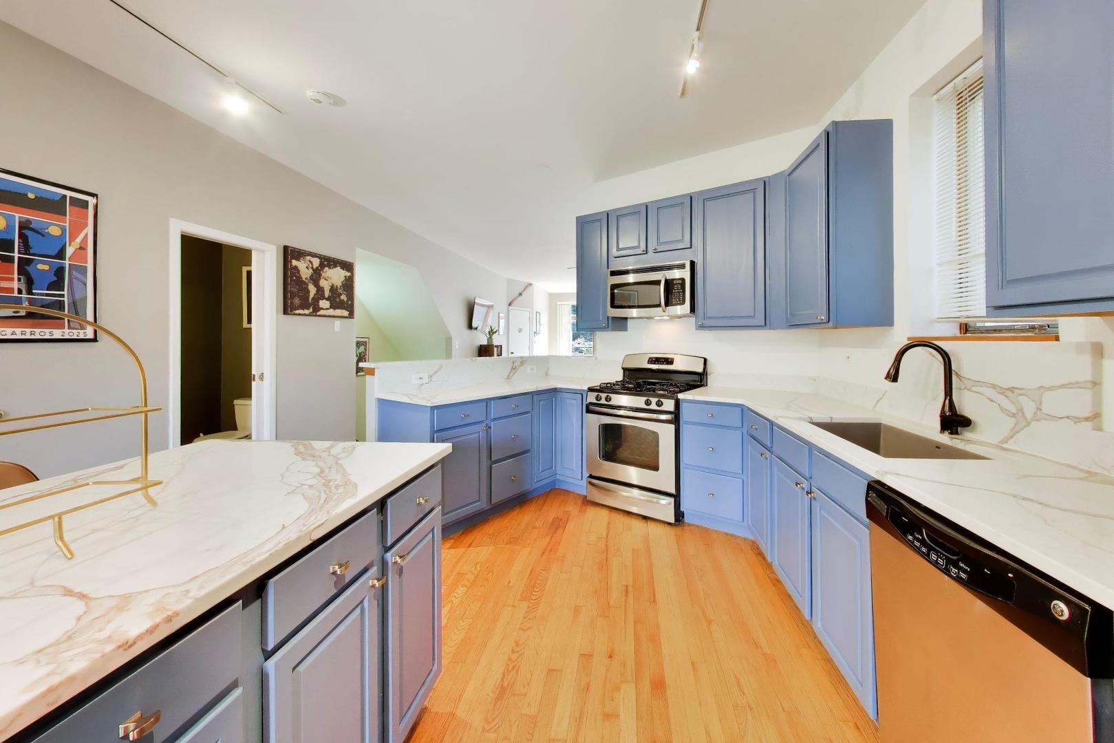 1112 W Fry Street A Property Photo 10
