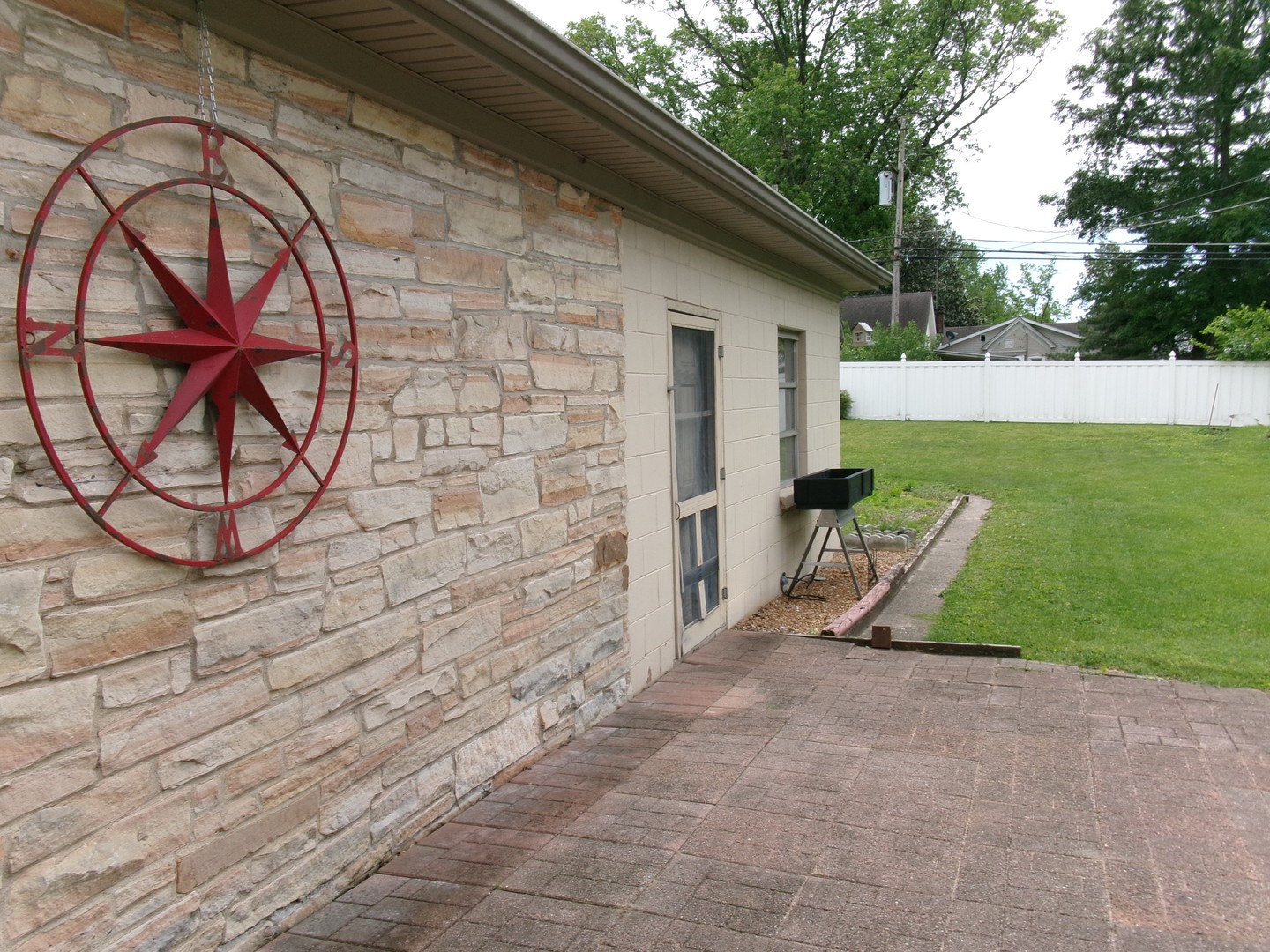 609 Elm Street Property Photo 27