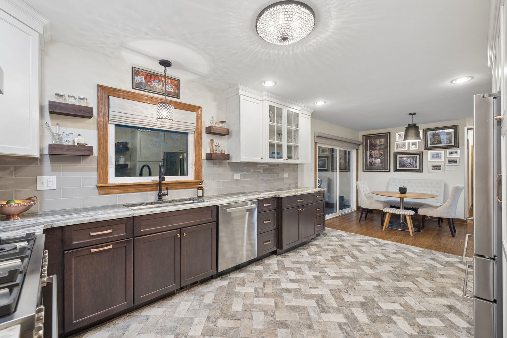 8165 Clarendon Hills Road Property Photo 10