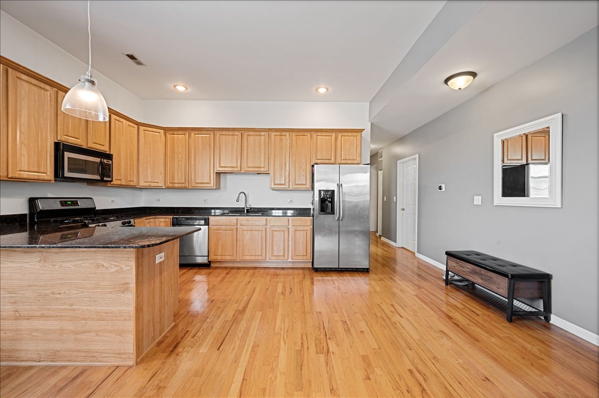 3225 W Fullerton Avenue 3-ne Property Photo 9