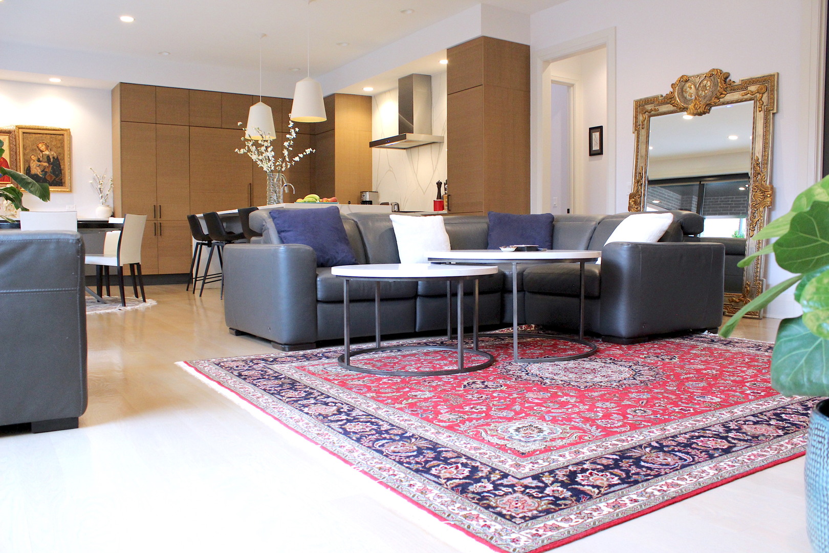 1110 W Schubert Avenue 201 Property Photo 3
