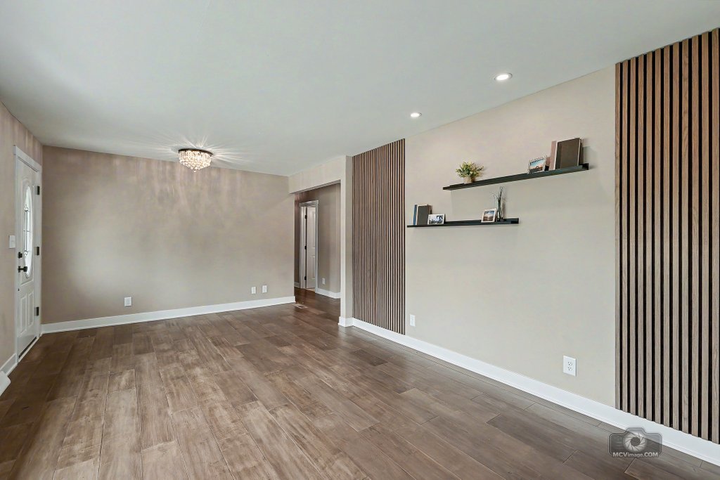 605 Gloria Street Property Photo 4