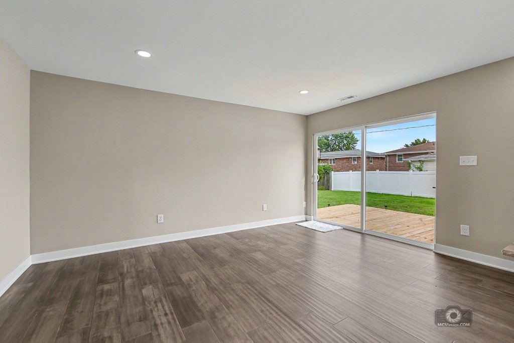 605 Gloria Street Property Photo 12