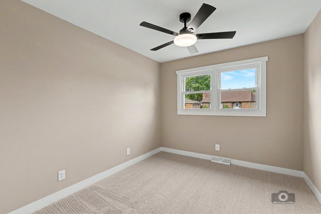 605 Gloria Street Property Photo 15