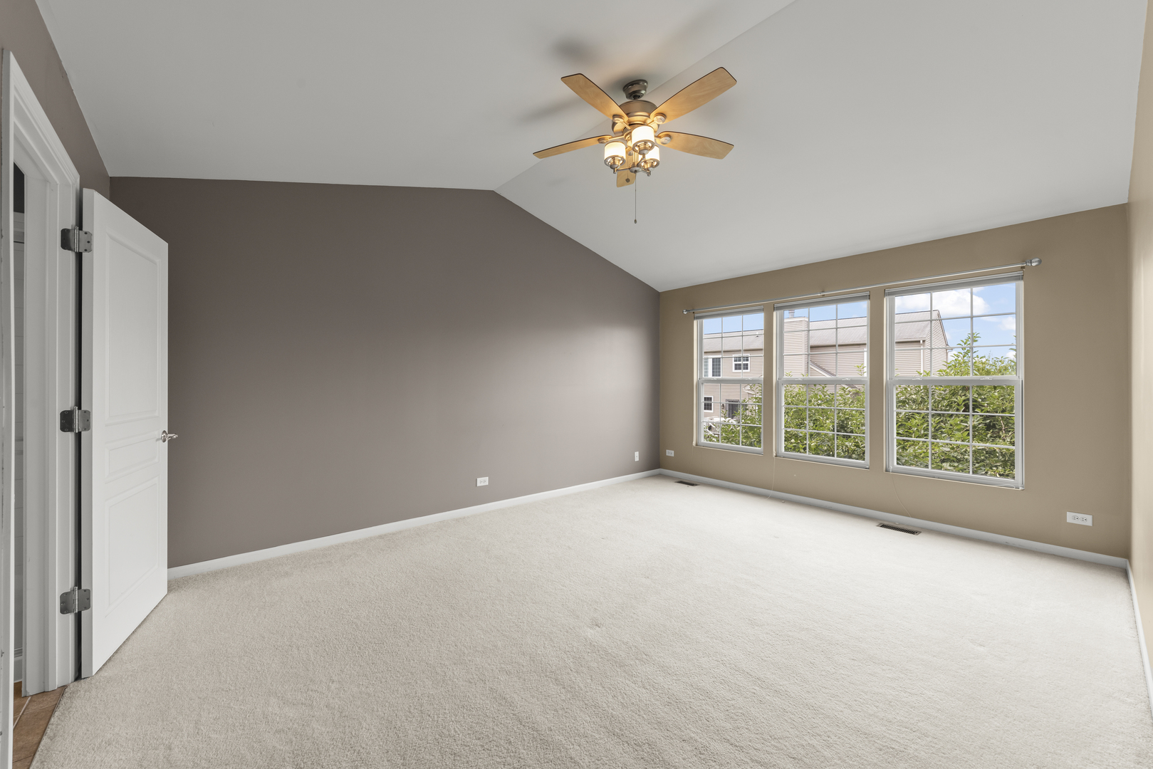 3111 Drury Lane Property Photo 16