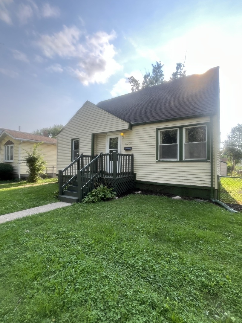 16750 Bulger Avenue Property Photo 2