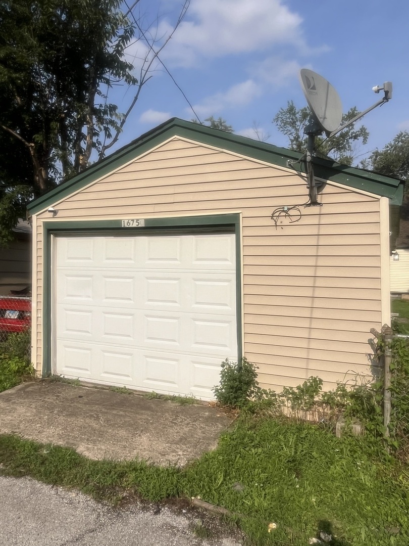 16750 Bulger Avenue Property Photo 28