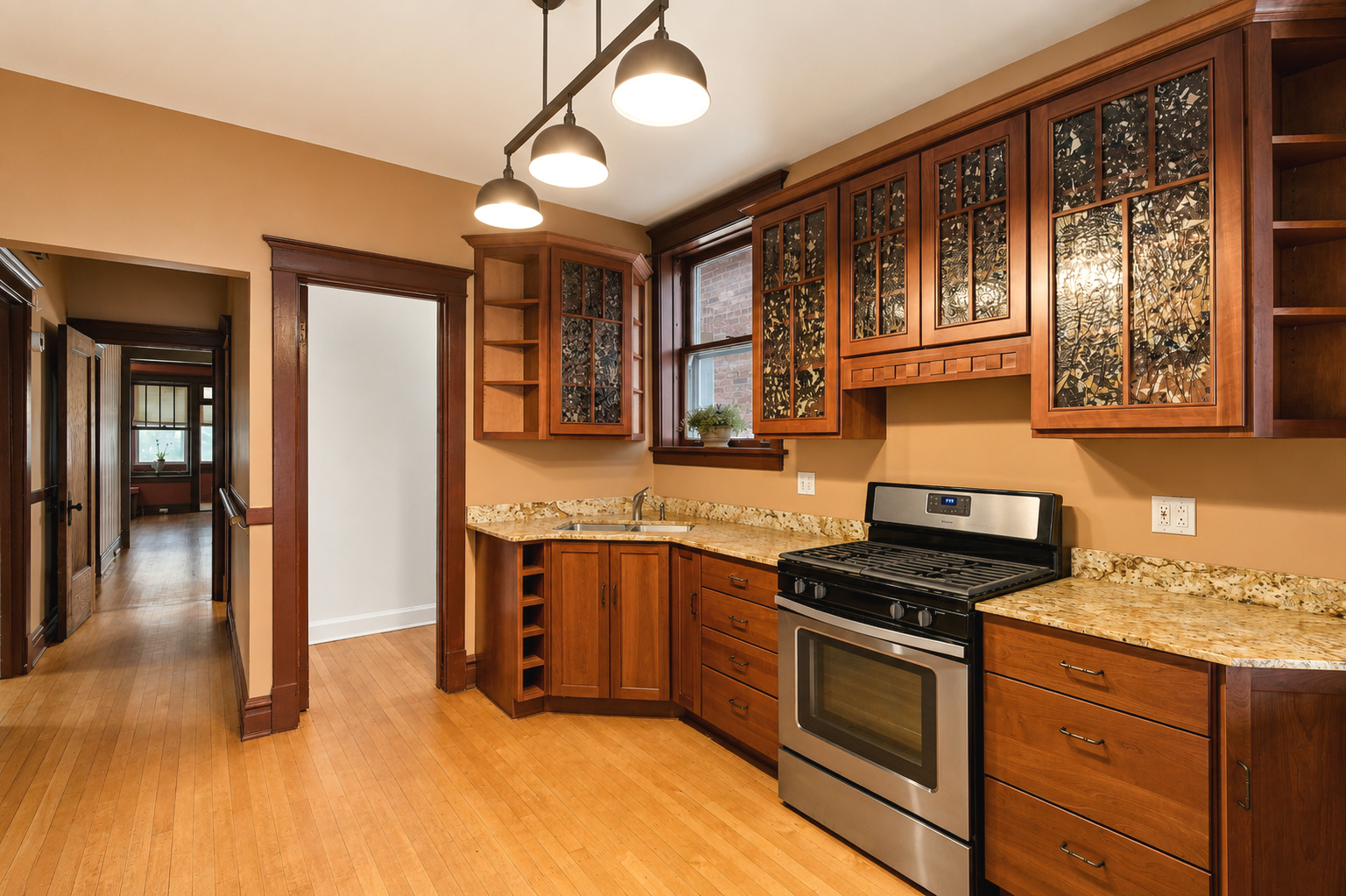 5122 N Leavitt Street Property Photo 17