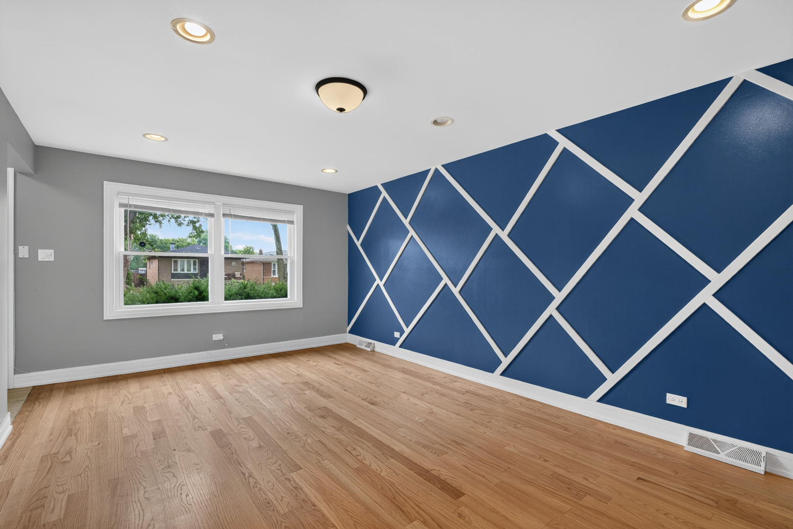 272 Madison Avenue Property Photo 4