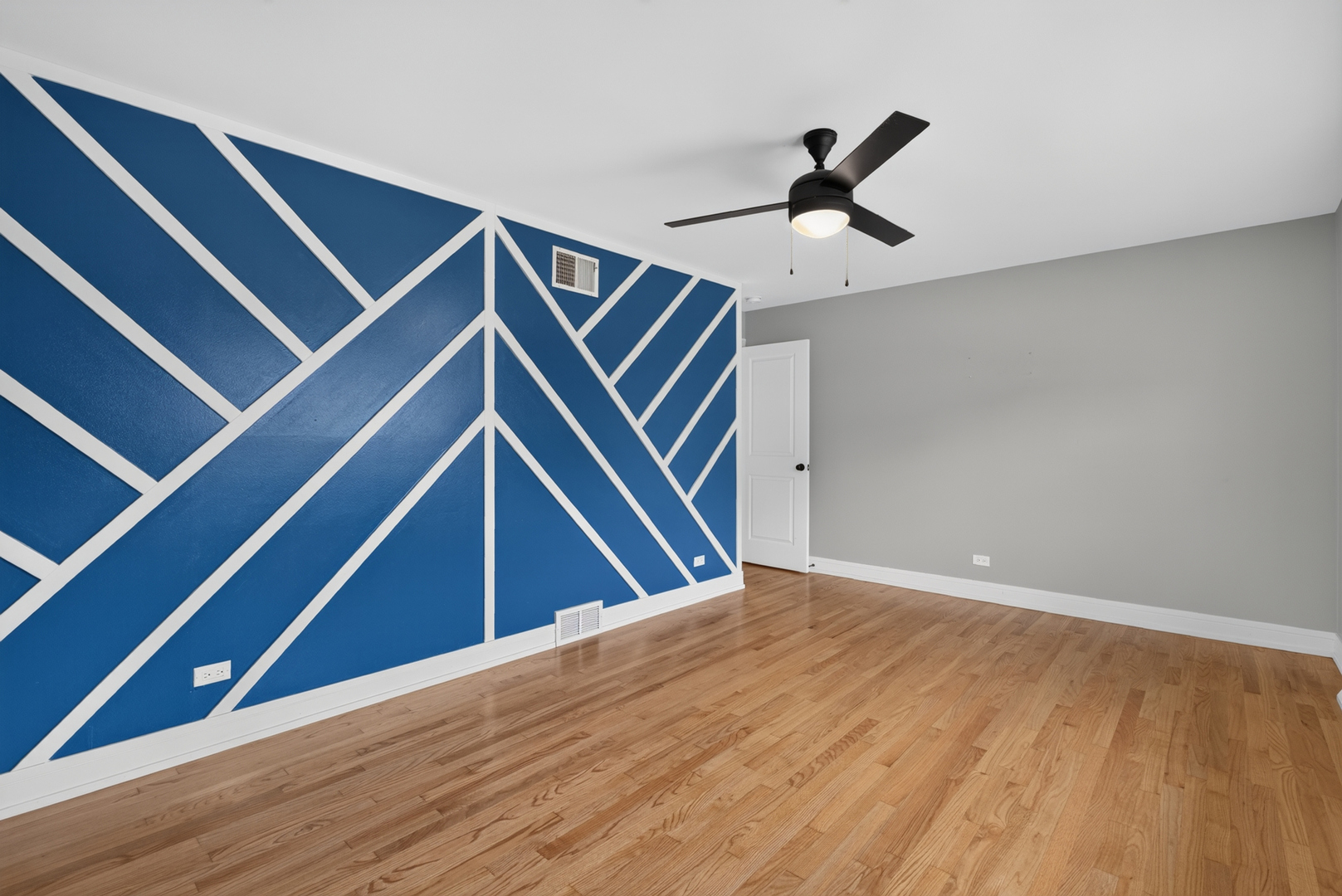 272 Madison Avenue Property Photo 9