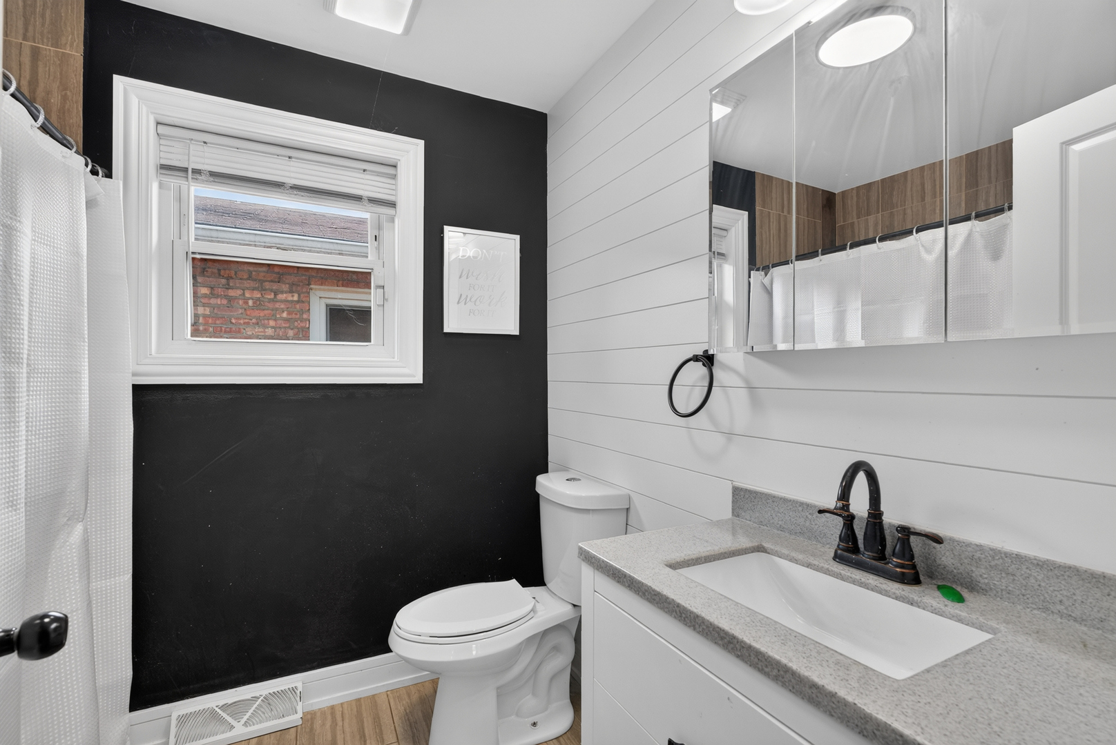 272 Madison Avenue Property Photo 10