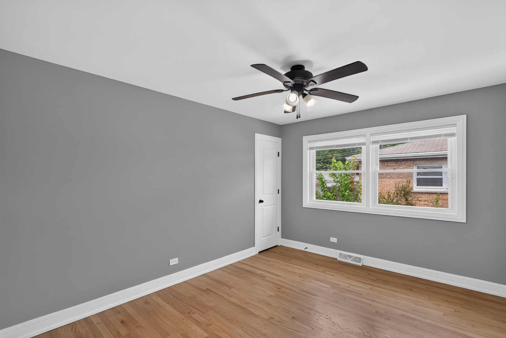 272 Madison Avenue Property Photo 11