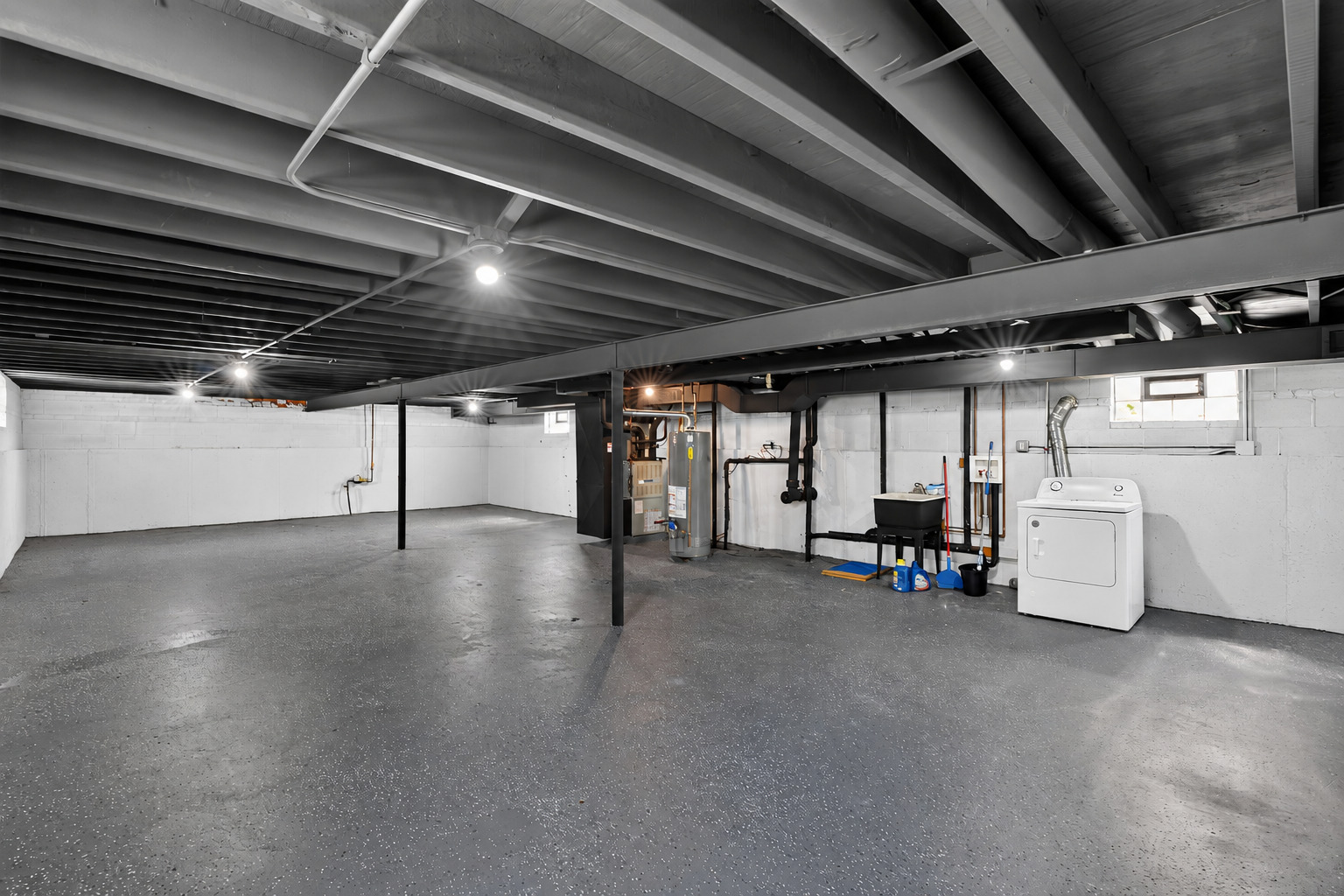 272 Madison Avenue Property Photo 18