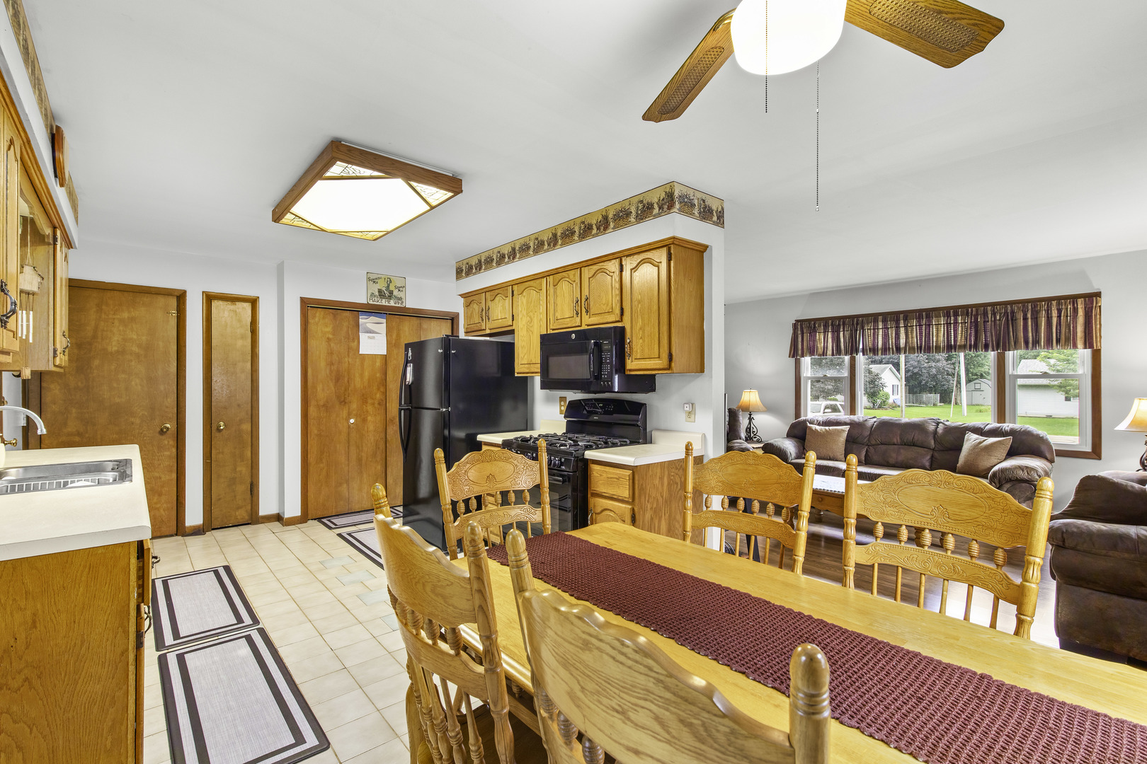 699 Karen Drive Property Photo 10