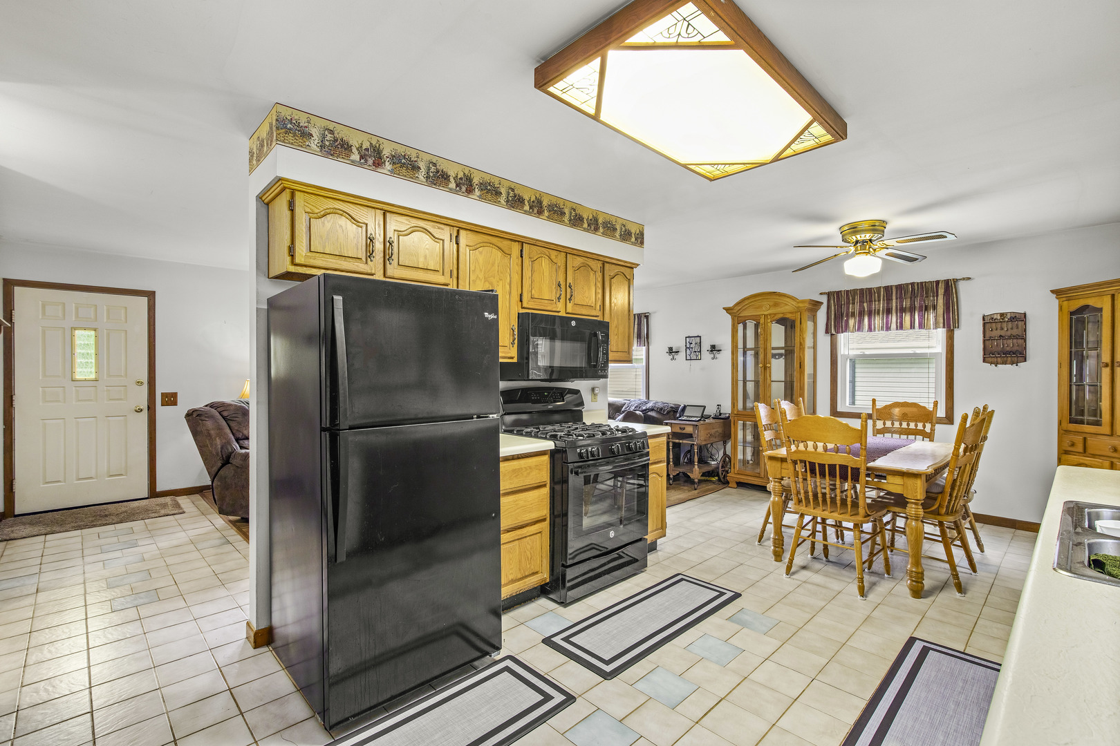 699 Karen Drive Property Photo 11