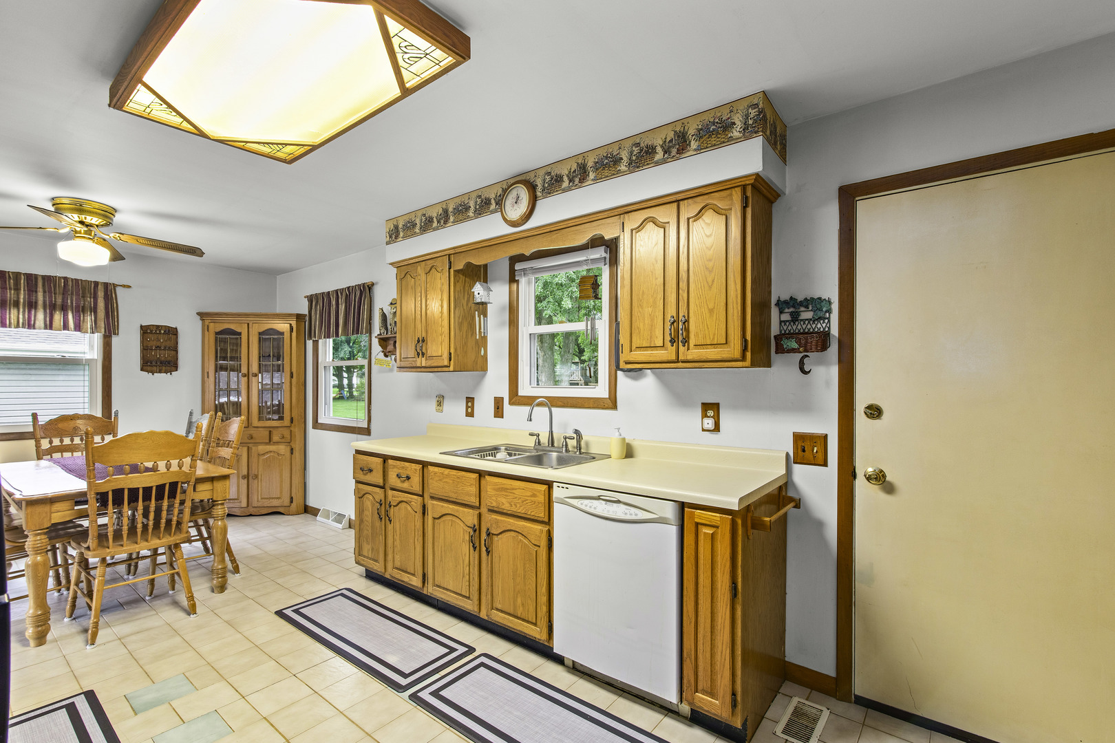 699 Karen Drive Property Photo 12