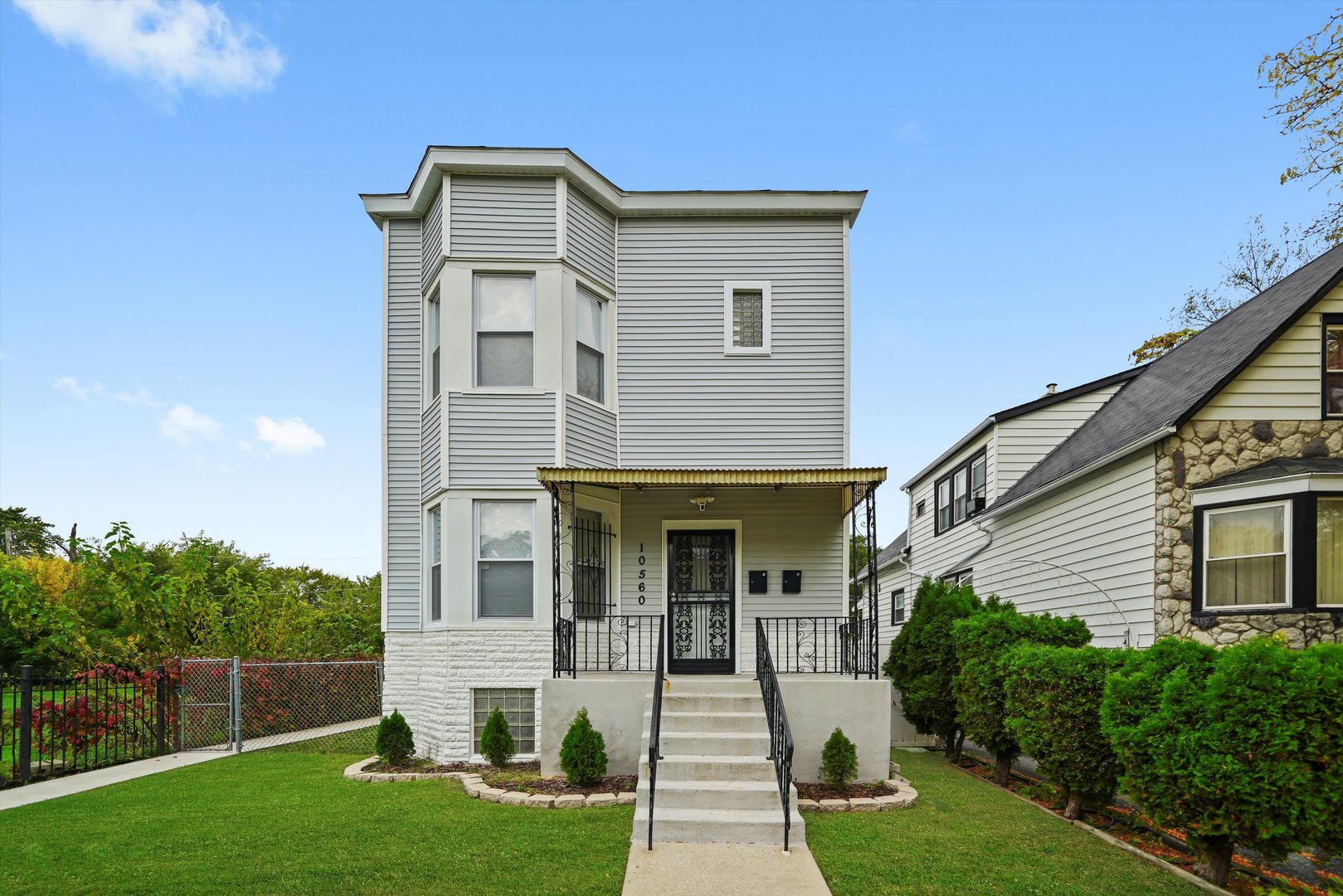 10560 S Lafayette Avenue Property Photo 1