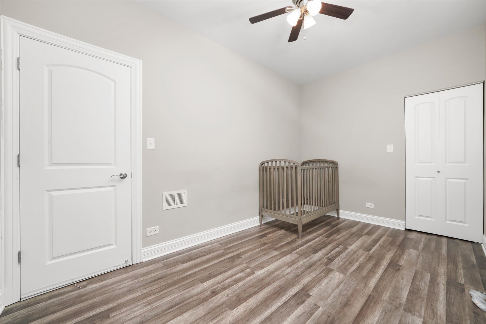 10560 S Lafayette Avenue Property Photo 6