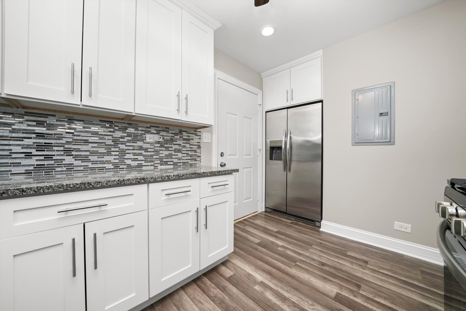 10560 S Lafayette Avenue Property Photo 8