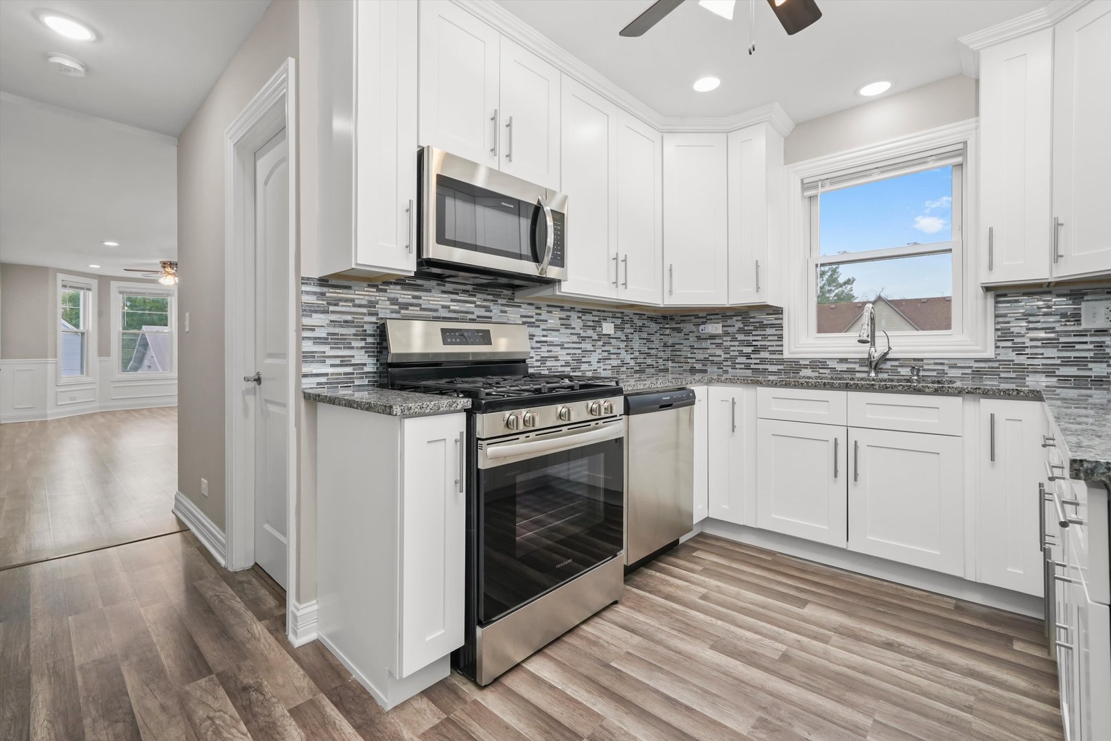 10560 S Lafayette Avenue Property Photo 10