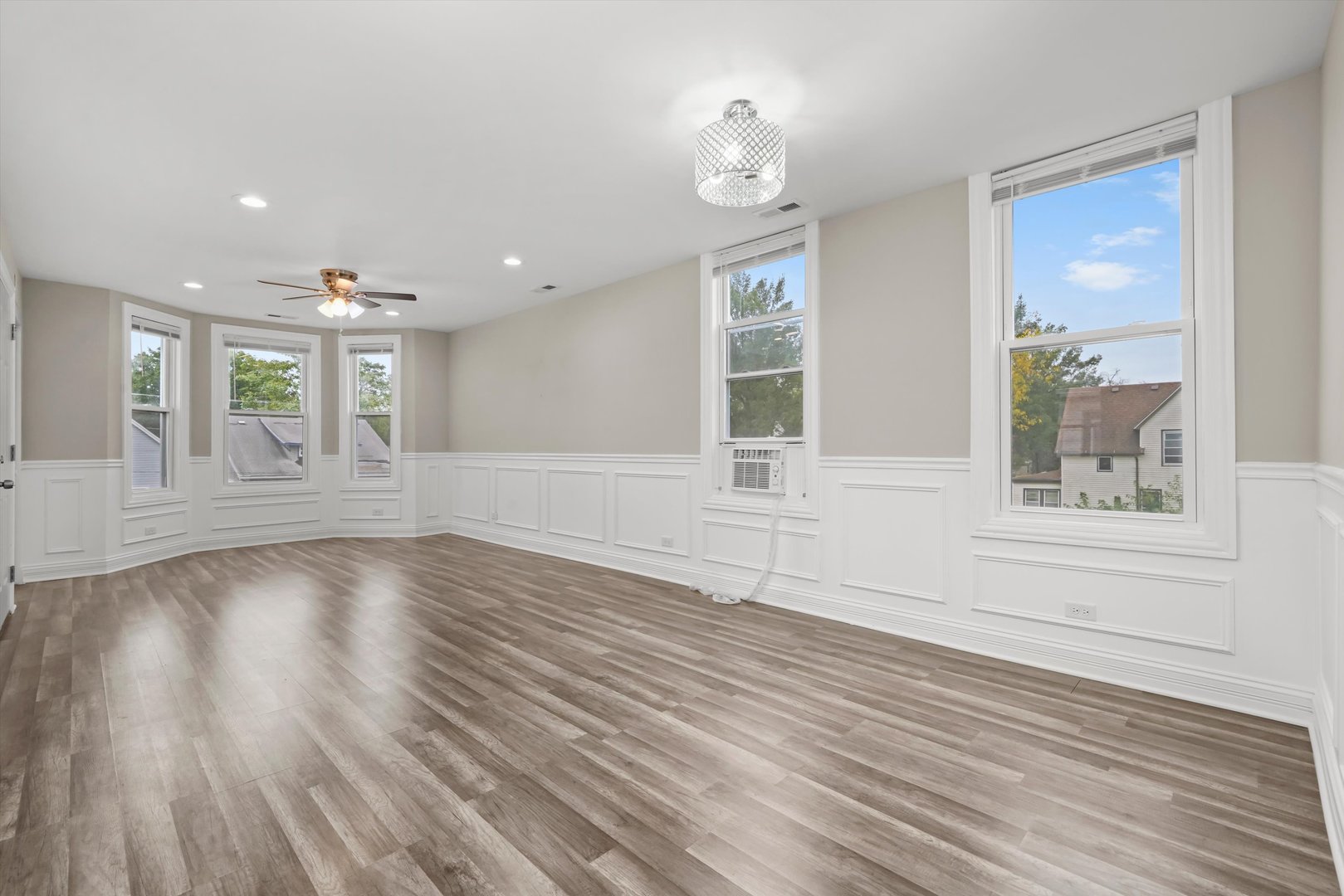 10560 S Lafayette Avenue Property Photo 11